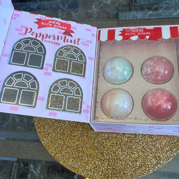 Pink Sky NWT Peppermint Scented Bath Bombs - Multicolor in gift box. Set of 4 - Picture 6 of 6